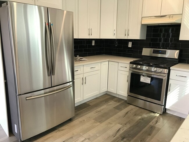 Building Photo - 74(860)