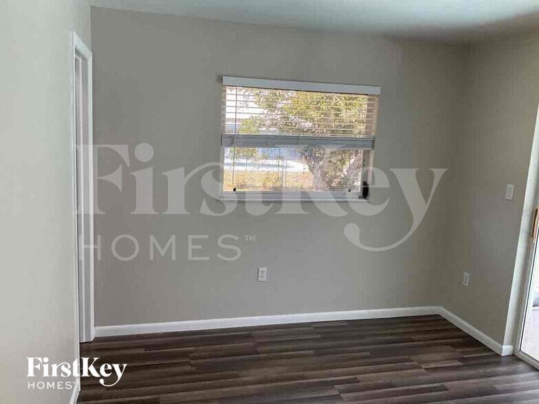 Building Photo - 820 Springview Ave NW