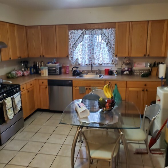 Kitchen - 806 Hampden St
