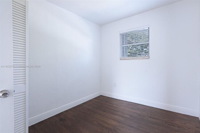 Building Photo - 931 79th Terrace