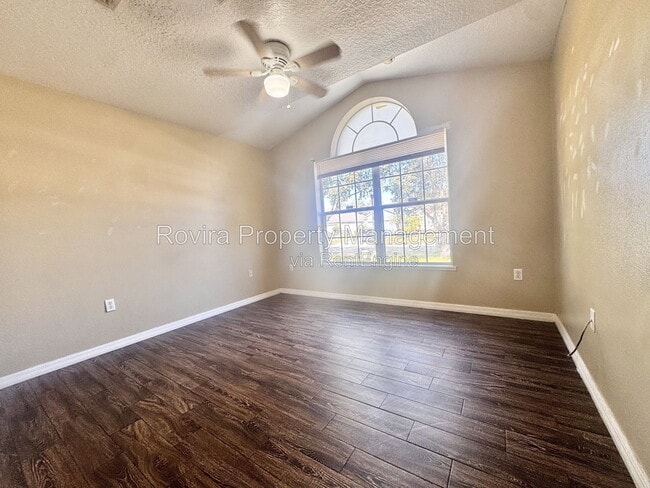 Building Photo - 5536 Sycamore Canyon Dr