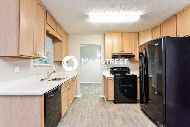 Building Photo - 3 Bedroom Pet-Friendly Home in Lithonia, GA with Main Street Renewal