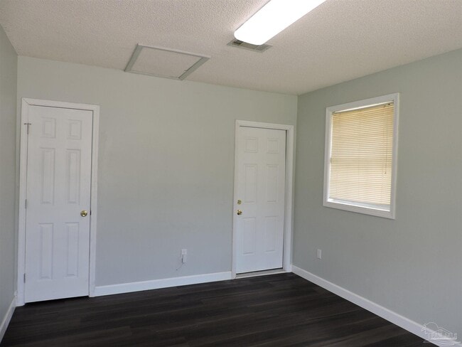 Building Photo - 7674 Old Hickory Dr