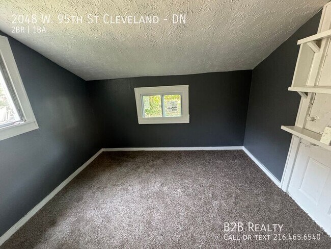 Building Photo - 2048 W 95th St