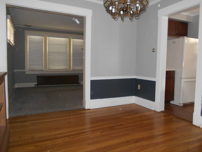 Building Photo - 615 Greendale Ave