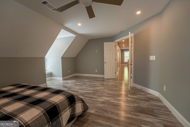 Building Photo - 2925 Orchard Dr