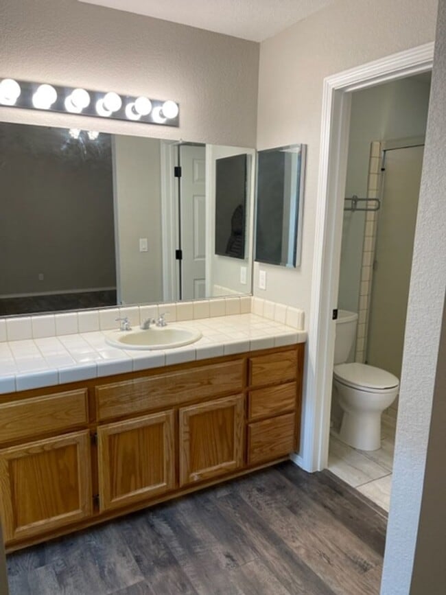 Building Photo - $100 Move in Special ~ 3 Bedroom Located in Country Heights Subdivision!