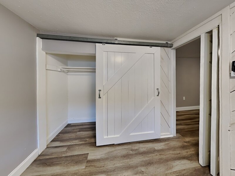 Building Photo - 1208 Francis Ave