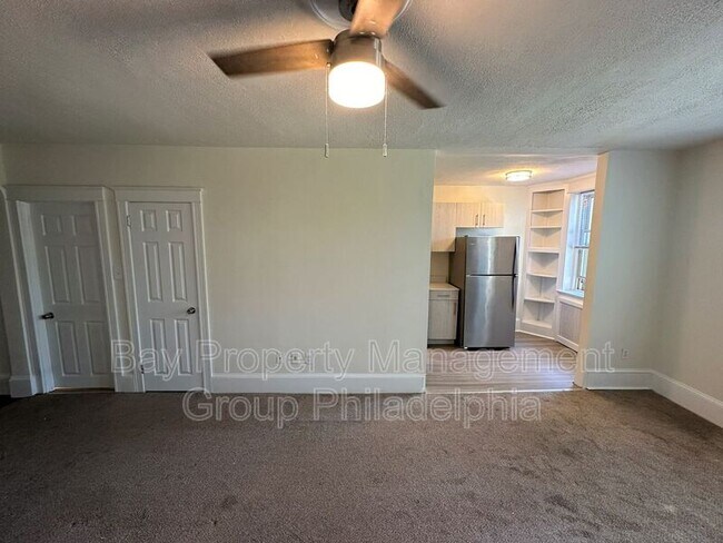 Building Photo - 2809 W Queen Ln