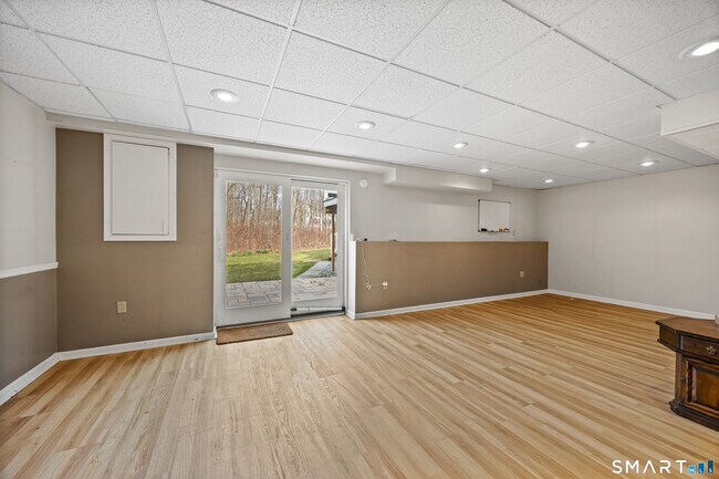 Building Photo - 34 Hi-Ann Ct