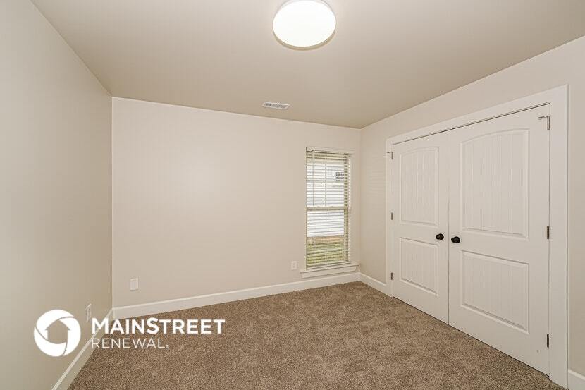 Building Photo - 165 Creekstone Tr