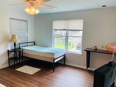 Building Photo - 1501 Harwich Dr