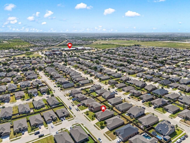 Building Photo - Love Where You Live Starts Right Here!