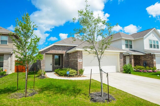 Building Photo - 4127 Saltillo Lakes Dr