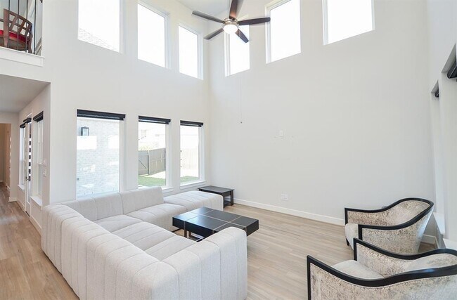 Building Photo - 9522 Rialto Creek Dr