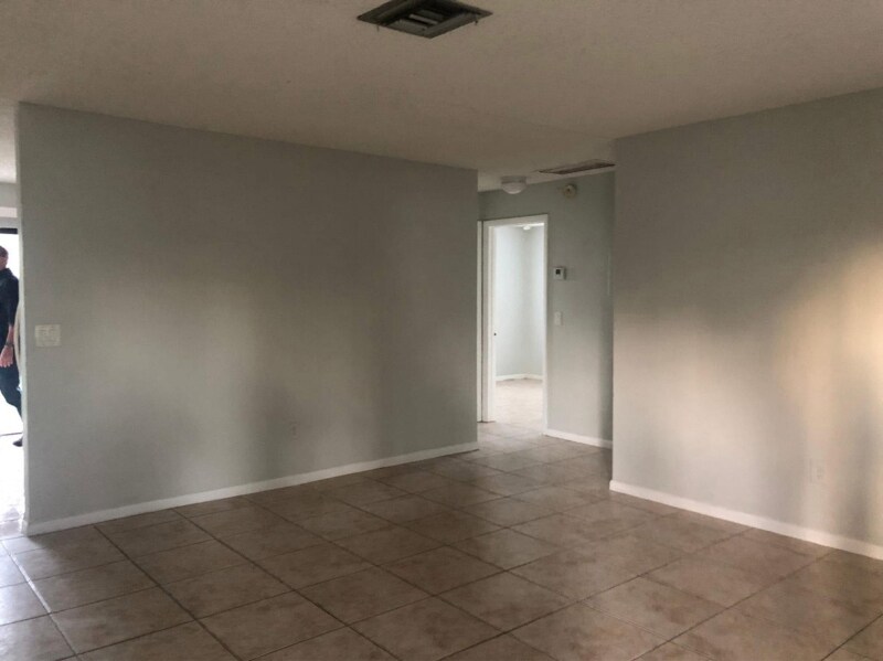 Building Photo - 1637 Barbarie Ln