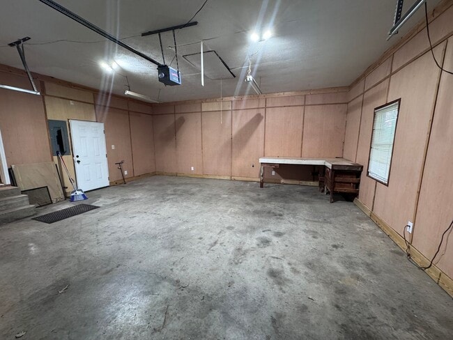 Building Photo - 3 bedroom 2 bath in Lone Oak