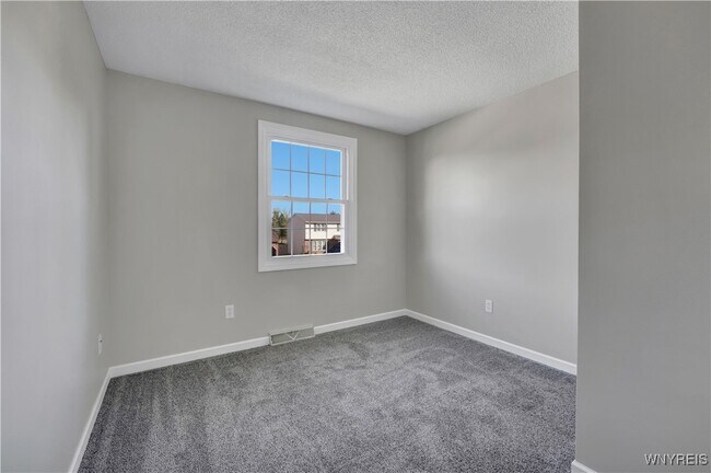 Building Photo - 93 Jessica Ln