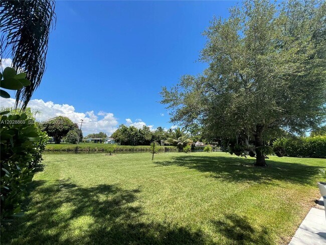 Building Photo - 9121 SW 85th St