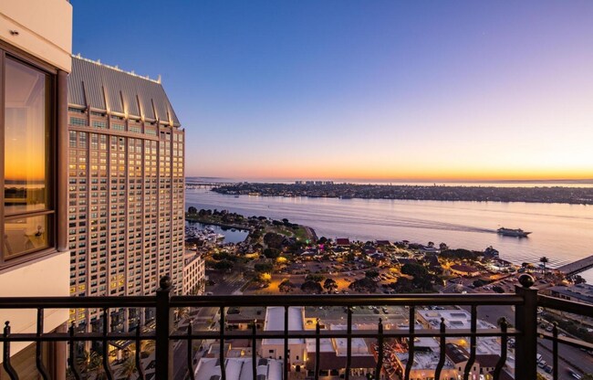 Building Photo - 700 W Harbor Dr