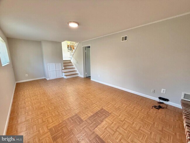 Building Photo - 7700 Glenister Dr