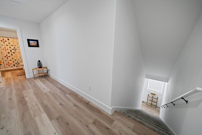 Building Photo - 500 Edgar St