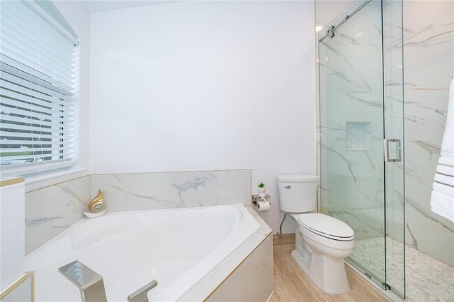 Building Photo - 1649 Lake Villa Dr