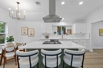 Building Photo - 822 Trevor Way