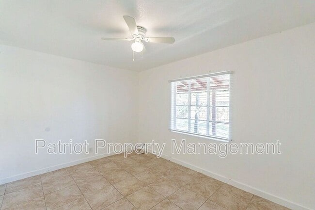 Building Photo - 928 W McDowell Rd