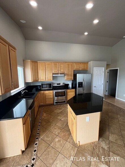 Building Photo - 15812 E 107th Ave