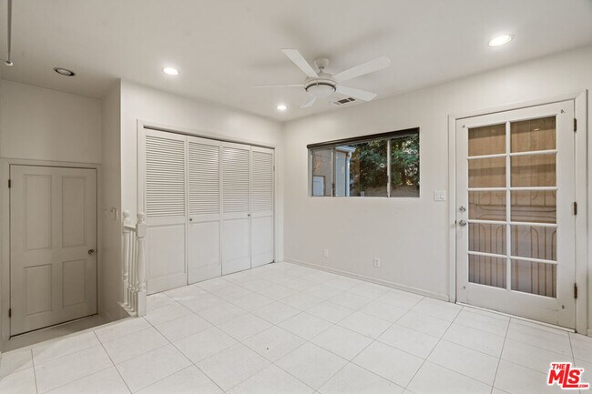 Building Photo - 4315 Clybourn Ave