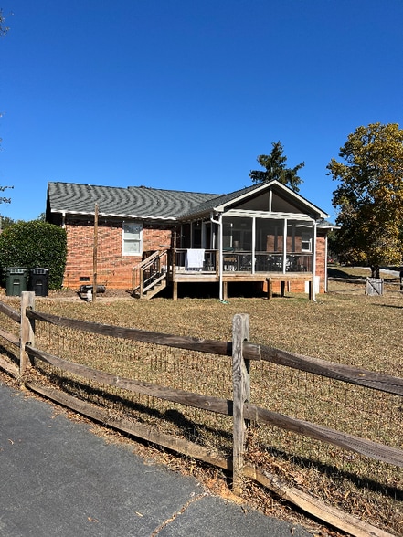 Building Photo - 2513 Foxworth Dr