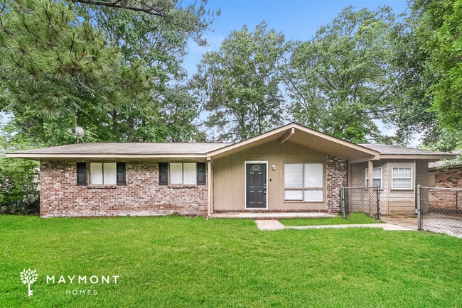 Building Photo - 833 Hoss Rd