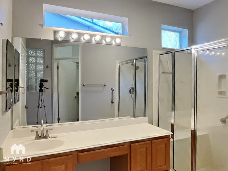 Building Photo - 288 Whispering Wind Dr