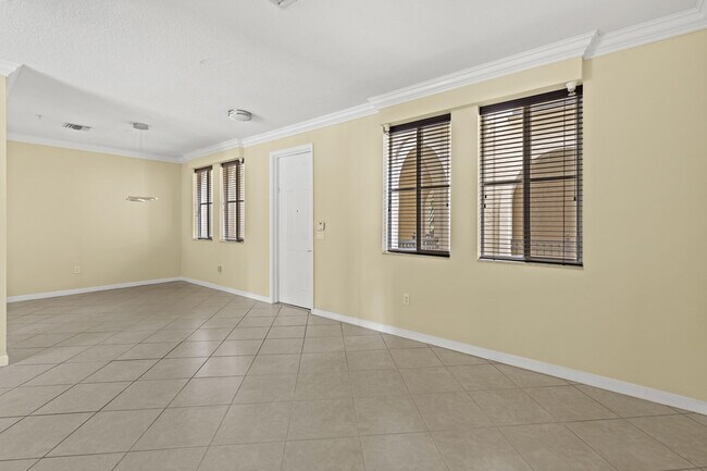 Building Photo - 2900 NW 125th Ave