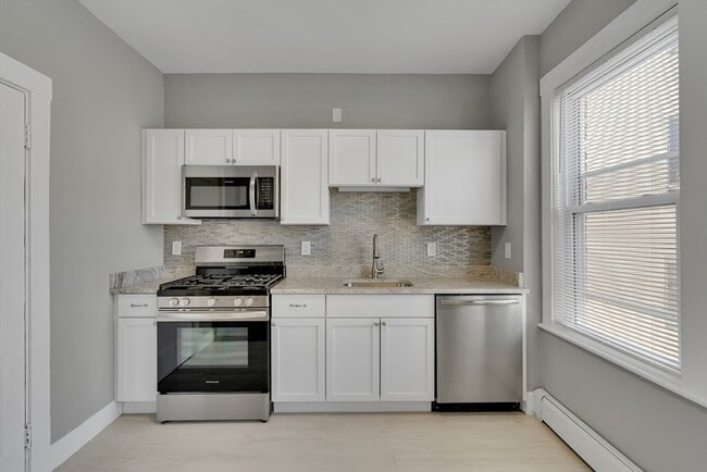 Building Photo - 142 Sutherland Rd