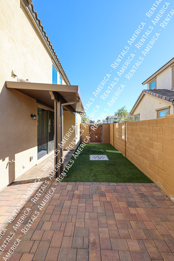 Building Photo - 3 bedroom 2.5 bath in Phoenix