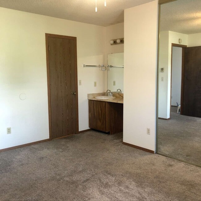 Building Photo - 710 City Park Ave