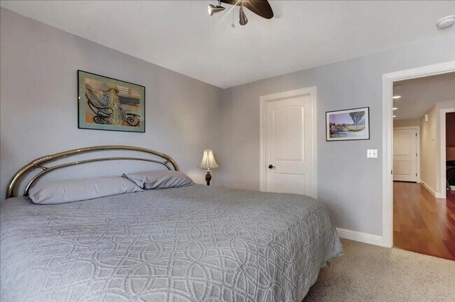 Building Photo - Lake View, 5 bedroom, 3 bath home in gated...