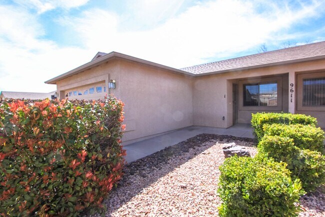 Primary Photo - 9611 E Magma Dr