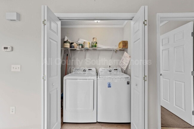 Building Photo - 305 Resort Dr