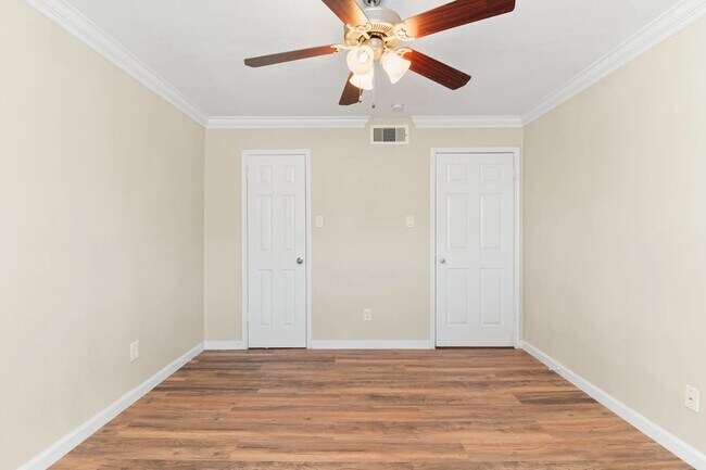 Building Photo - Limited-Time Offers | Schedule Your Tour T...