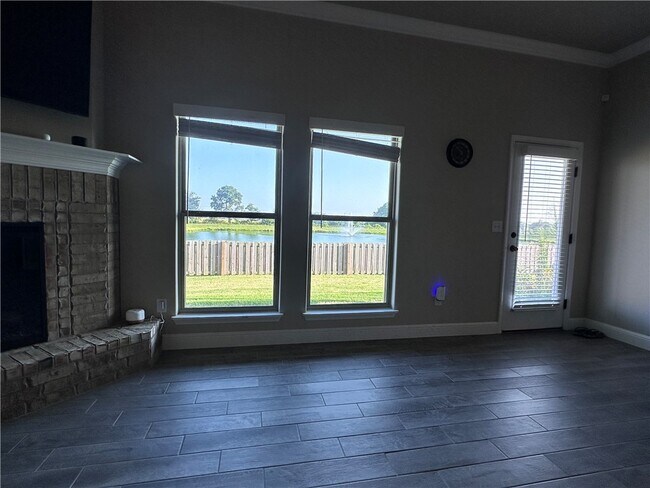 Building Photo - 1030 Winesap Dr