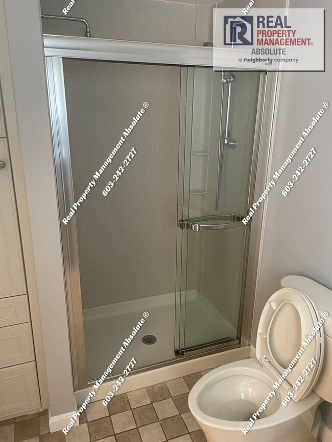 Building Photo - Beautiful 4 Bedroom Condo