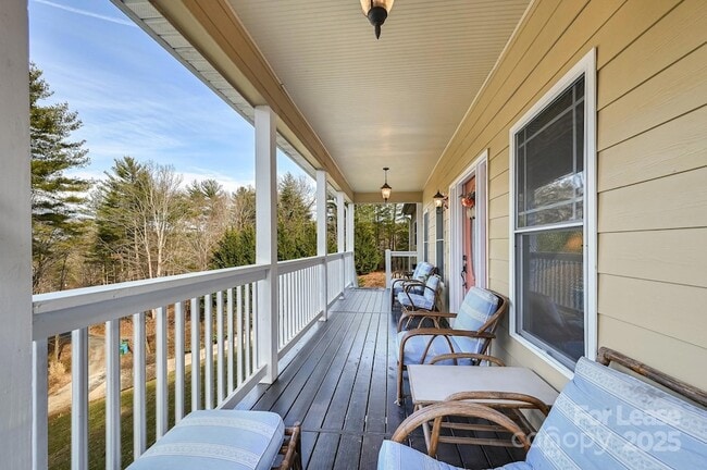 Building Photo - 24 Lamplighter Ln