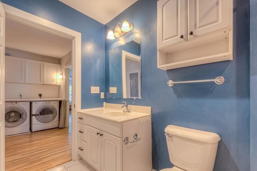 Guest bath - 408 Woodland Shores Rd