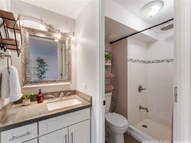 Building Photo - 1541 Dominis St