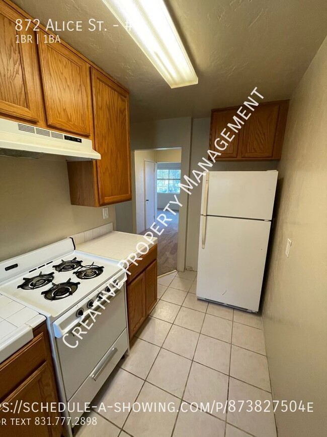 Building Photo - 1 Bedroom Apartment in Monterey, CA 93940