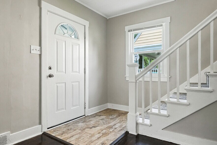 Building Photo - 1721 Boundary St