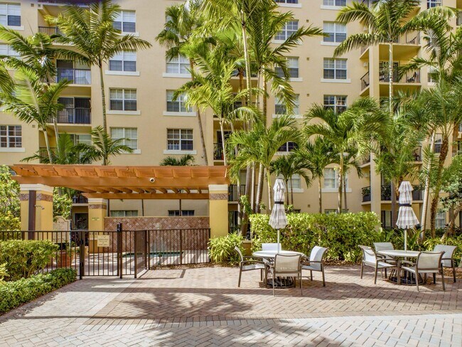 Building Photo - 1801 N Flagler Dr
